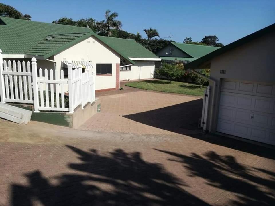 Sea Park Beach House Port Shepstone Kültér fotó